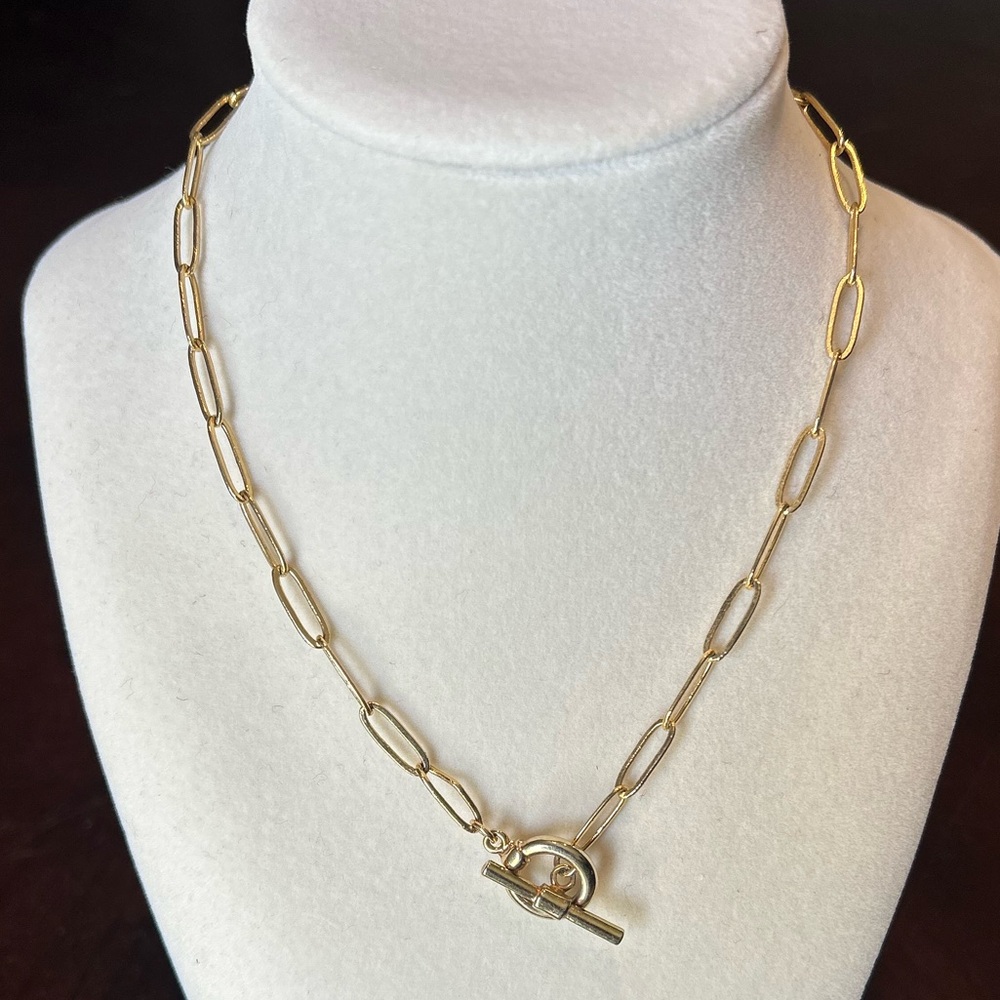 Sophisticated Gold Link Necklace
